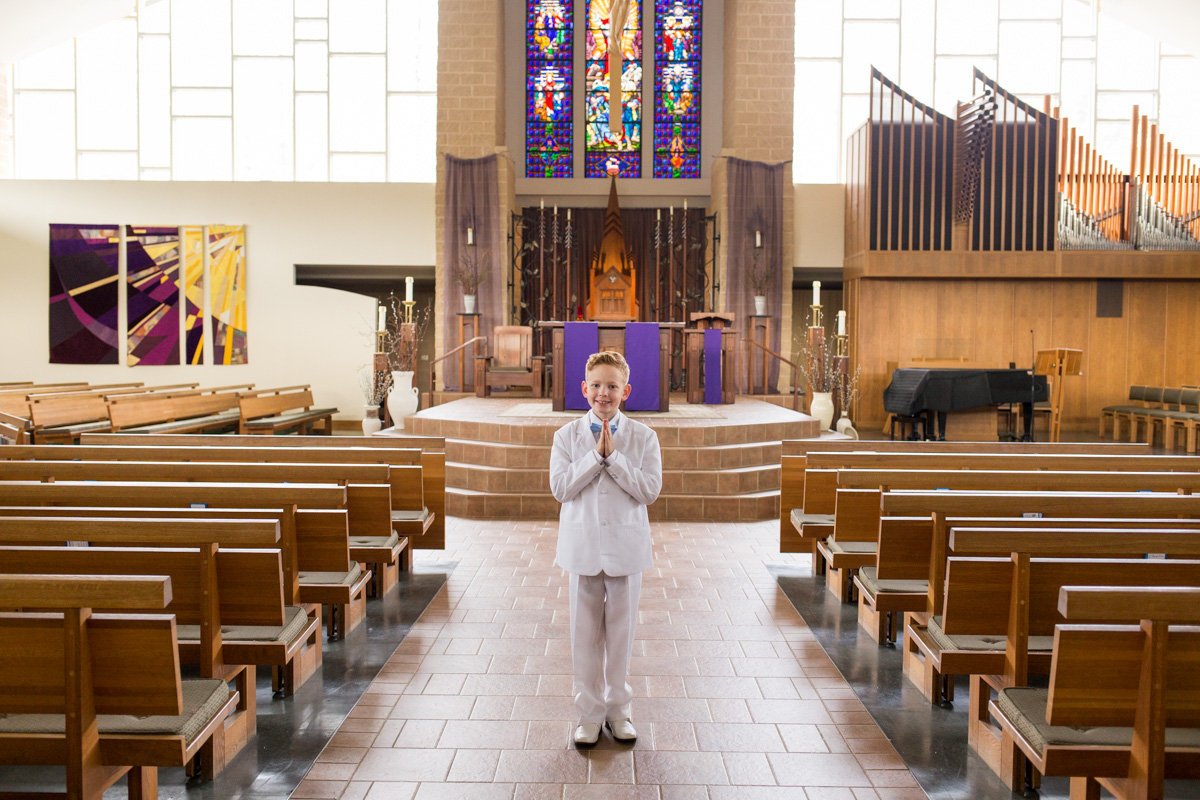 LightCreative_201903_RaleighPayWhatYouCanPhotographer_Hunter_FirstCommunion_001_blog.jpg