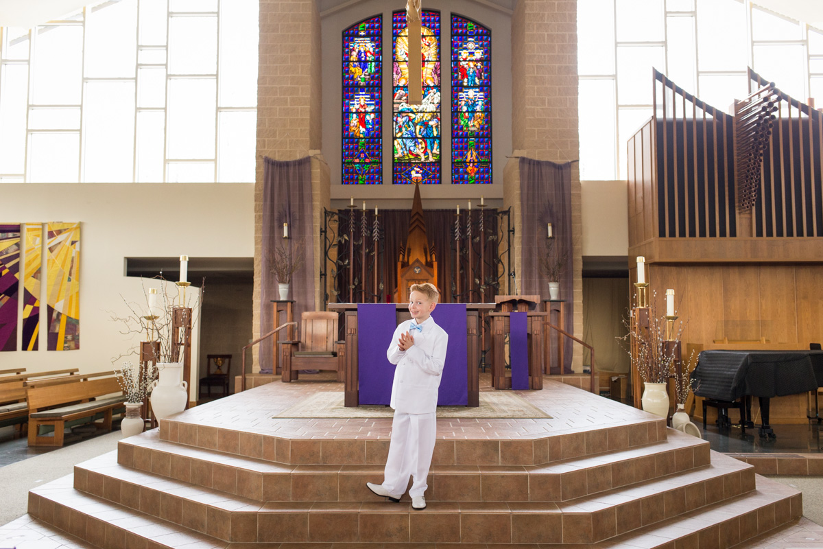 LightCreative_201903_RaleighPayWhatYouCanPhotographer_Hunter_FirstCommunion_002_blog.jpg