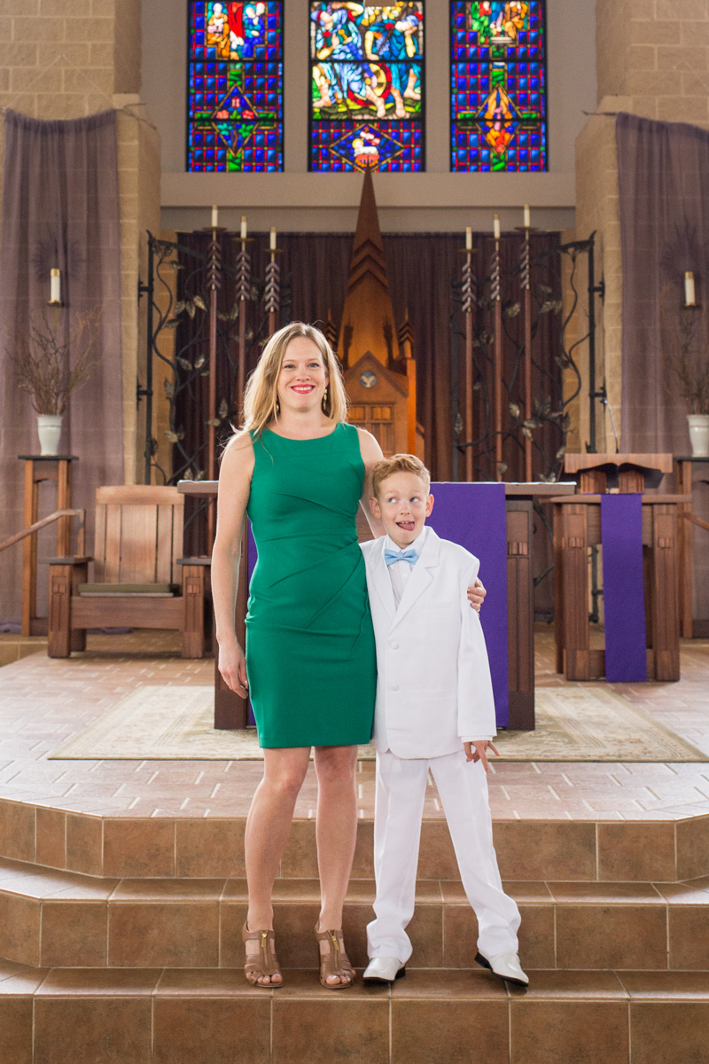 LightCreative_201903_RaleighPayWhatYouCanPhotographer_Hunter_FirstCommunion_007_blog.jpg