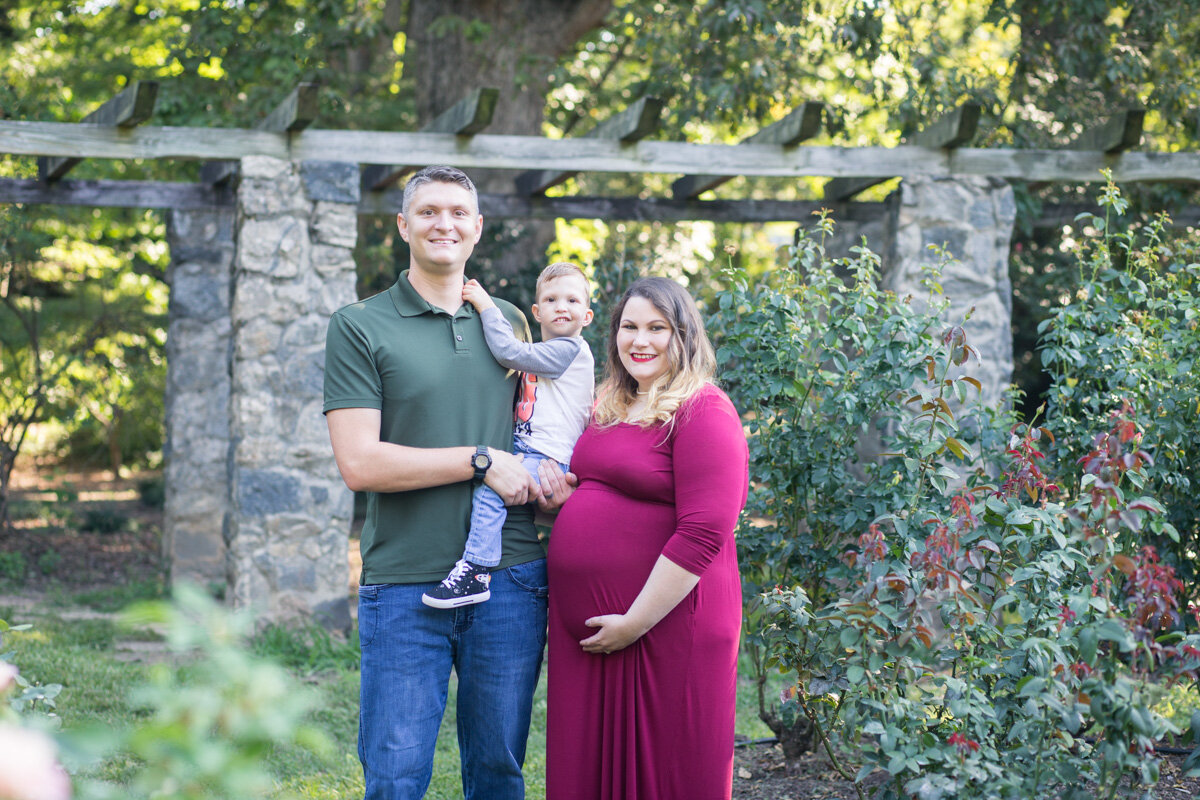 LightCreative_201909_JessicaBen_RaleighMaternityPhotography_035_web.jpg