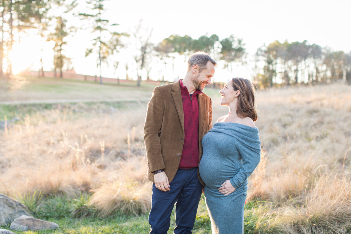 LightCreative_201912_JenniferNiels_RaleighMaternityPhotographer_PayWhatYouCanPhotographyRaleigh_039_blog.jpg